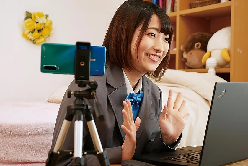 まさか！エロ配信が担任の先生にバレちゃうなんて！！ 中城葵-1