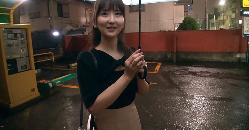街角でスレンダーで目が大きくて可愛い奥さんにインタビューと偽り事務所に連れ込んで仕掛けたエロトラップでメ～ロメロにして中出し性交！ のどかさん30歳-2