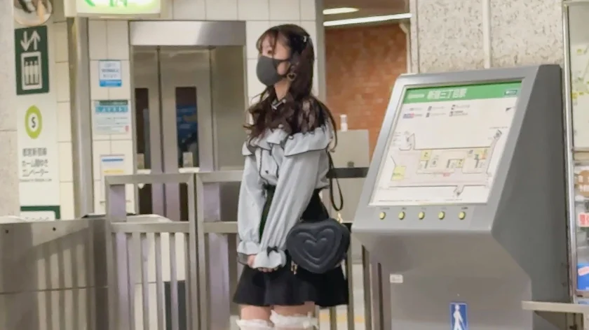 メンコンにドハマりしちゃっている19歳無職のみなみちゃん。性格はキツくて扱いにくいけど大量報酬を餌にして中出し乱交ハメ撮り撮影了承してくれちゃいましたｗｗｗ-1