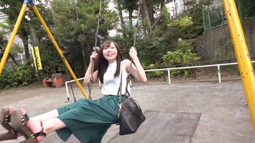天真爛漫な小動物系の激カワAV女優とイチャラブデート出発！プライベート感たっぷりのセックスで感じまくる美少女にザーメンシャワーをお見舞いｗ-2