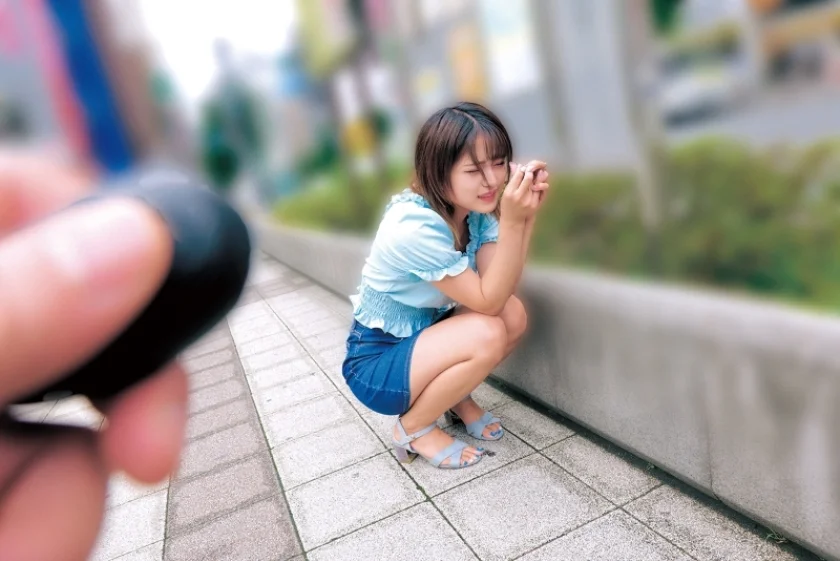 素人美少女とリモコンバイブお散歩 7 ーSBY&SGN区編ー「もう我慢できません… 」人混みの中ビクビク震えてイキまくってしまう女子たち！人生初の羞恥プレイでまさかのエロスイッチオン！車移動中も大胆カーオナニー！最後は近くのスタジオで心行くまで生セックス！-2