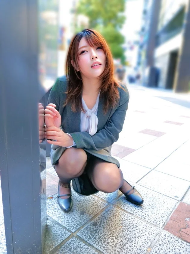 素人美少女とリモコンバイブお散歩9ー黒パンストOL編ー「もう我慢できません…//」人ごみの中、黒パンスト美脚ガクブル震わせイキまくってしまうOLたち！人生初の羞恥プレイでまさかのエロスイッチオン！車移動中も大胆カーオナニー！最後はホテルで心行くまで生セックス！-8