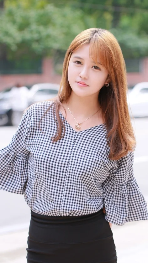 韓国で見つけた地味系美女 隠れ巨乳の勿体ない美女なのでお持ちかえりの即ハメ！！ 9人 4時間-12