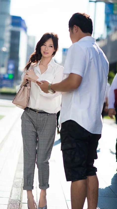 「絶対に内緒にして下さいね？」あなたの知り合いが絶対います・・・うっかりナンパされ、流されてセックス・・・まさかのAV流出 魔が差したご近所妻 12人240分 6-14