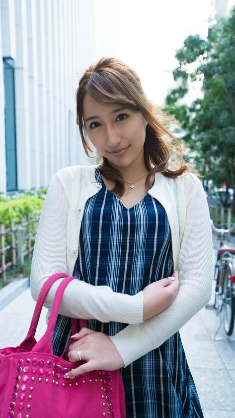 【清楚で品良くセレブな人妻たち】ナンパ中出し ラグジュアリーエロス 36人8時間SP-8
