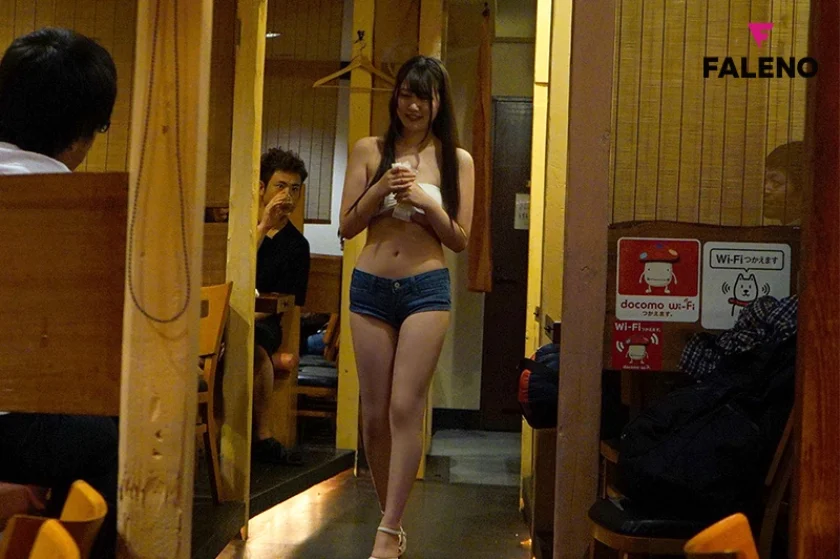 いきなり羞恥SEX みんなの隣でドキドキ即ハメ声我慢 佐藤ゆか-4