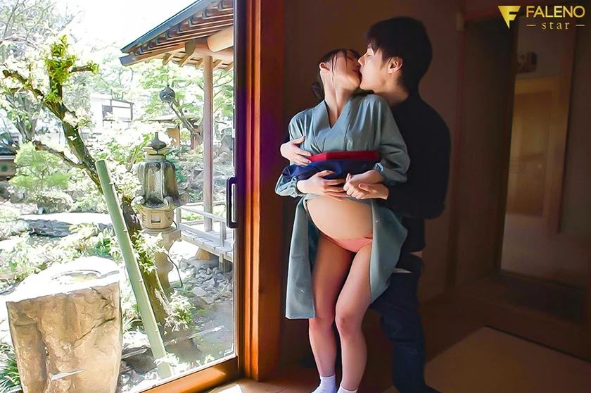 子作り目的でやってきた新婚旅行中の旦那さんをこっそり寝取り淫語で誘惑SEXしちゃう仲居さん 御園もも-10