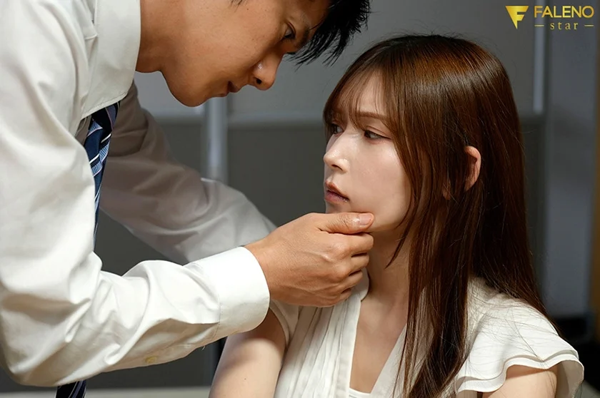 無愛想な美人同僚とお酒の勢いでホテルに行ったら睨まれながらもチ●ポとオマ●コの相性ピッタリ過ぎて残業の度に密会セックスする関係に… 明里つむぎ-2