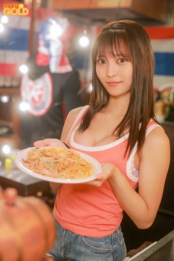 微笑みの国からの留学生 アジアン居酒屋でバイトしながら大学に通う褐色のスレンダーボディ美少女AV DEBUT Lisa-1