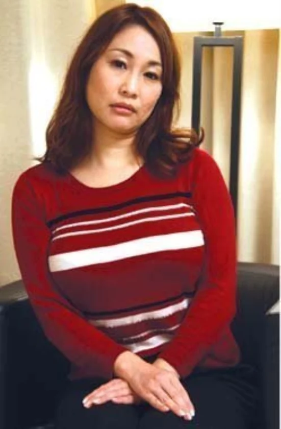 令和 熟年女性の性画報 5時間20分 四十路五十路中出しおさせ婦人 夫でもセフレでも満足できない男なら誰とでも熟年婦人 8人のセックス映像集-16