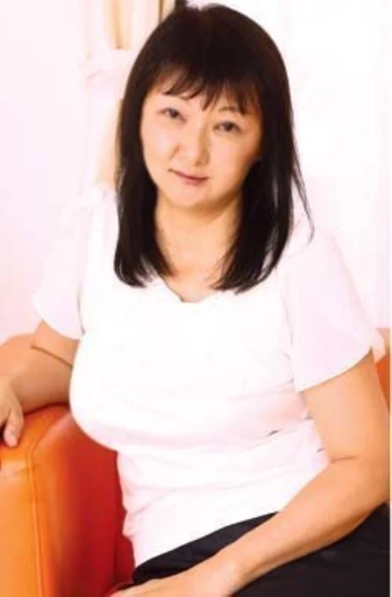 令和 熟年女性の性画報 5時間20分 四十路五十路中出しおさせ婦人 夫でもセフレでも満足できない男なら誰とでも熟年婦人 8人のセックス映像集-18