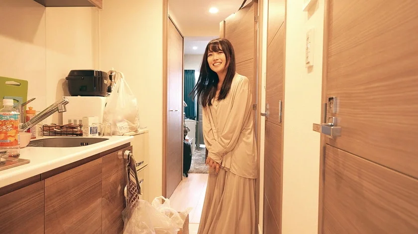 泌尿器科で働く美人ナースさん！「あなたの自宅で早漏に悩む童貞君の暴発改善お手伝いしてくれませんか？」ムラムラ膣キュンしちゃって生中出し筆おろしSPECIAL！ゆうりさん23才ナース歴3年 ちはるさん24才ナース歴3年-12