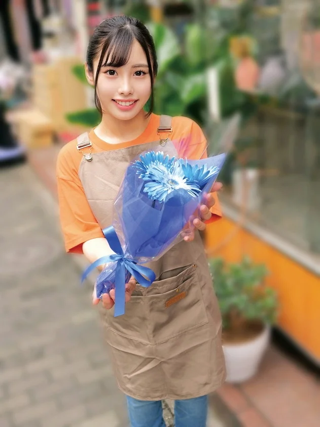 働くカワイイ看板娘の皆さん！！「仕事の合間に筆下ろししてくれませんか！？」休憩中に童貞くんの悩みを聞いてると母性本能くすぐられ膣がキュンキュン赤面発情(^^；)「私が…初めてじゃダメかな」ミラクル展開ww勤務中に童貞卒業ナマハメ連続中出しセックスSP しおりさん まいさん-2