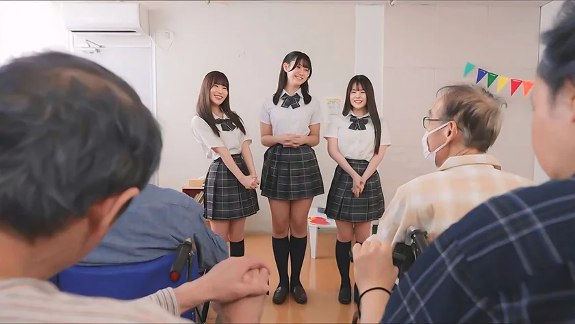 ボランティア部が老人ホームで奉仕活動！色ボケおじいちゃんの性欲を解消するため明るく楽しいソープ実地研修で泡献身！！ 谷村凪咲 今田光 桜庭ももな-11