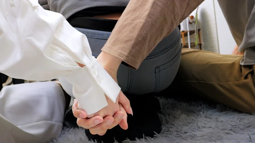 一度きりの過ちのはずが…カラダの相性の良さを知ってしまった親友の彼女と僕は、ダメだとわかっていながらもあの日の感覚が忘れられず激しく求め合った。逢沢みゆ-18