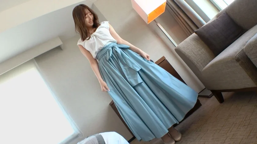 【初撮り】【そそられる谷間】【ぐっちょり潮吹き】品の良さとエロスを持ち合わせる丸の内OLが登場。清楚OLが卑猥な音を鳴らしながら肉棒を丹念に舐め上げ、膣中に挿入されるとカメラ前で痴態を晒して.. ネットでAV応募→AV体験撮影 1626-2