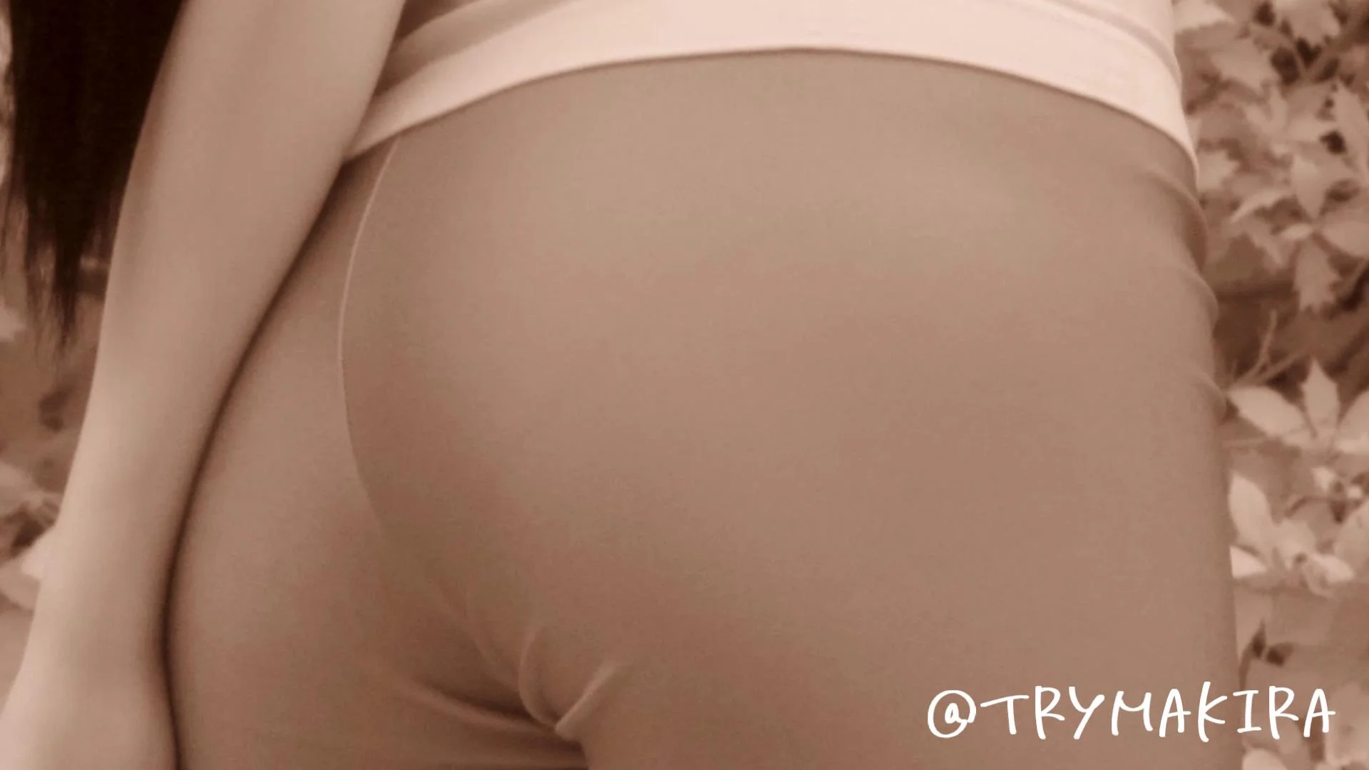 【FullHD1310】コスプレ美女の露出対策は意味がない-2