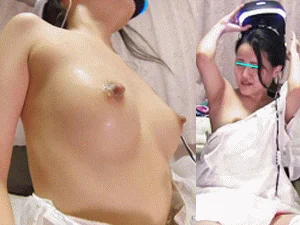 VRしている無防備状態の娘の胸ちらパンチラ　超美乳ツバサちゃんは敏感娘！
