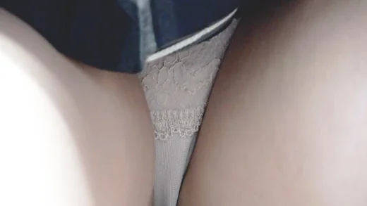 ［コロナで増えた新しいお仕事★卒業式直後の浮かれJK２人組のパンツが見たくて・・★004］-1