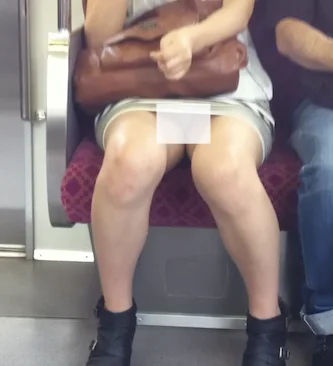 ショートヘアが似合うJDちゃん、対面で白パンチラをずっと見せてくれる！-3