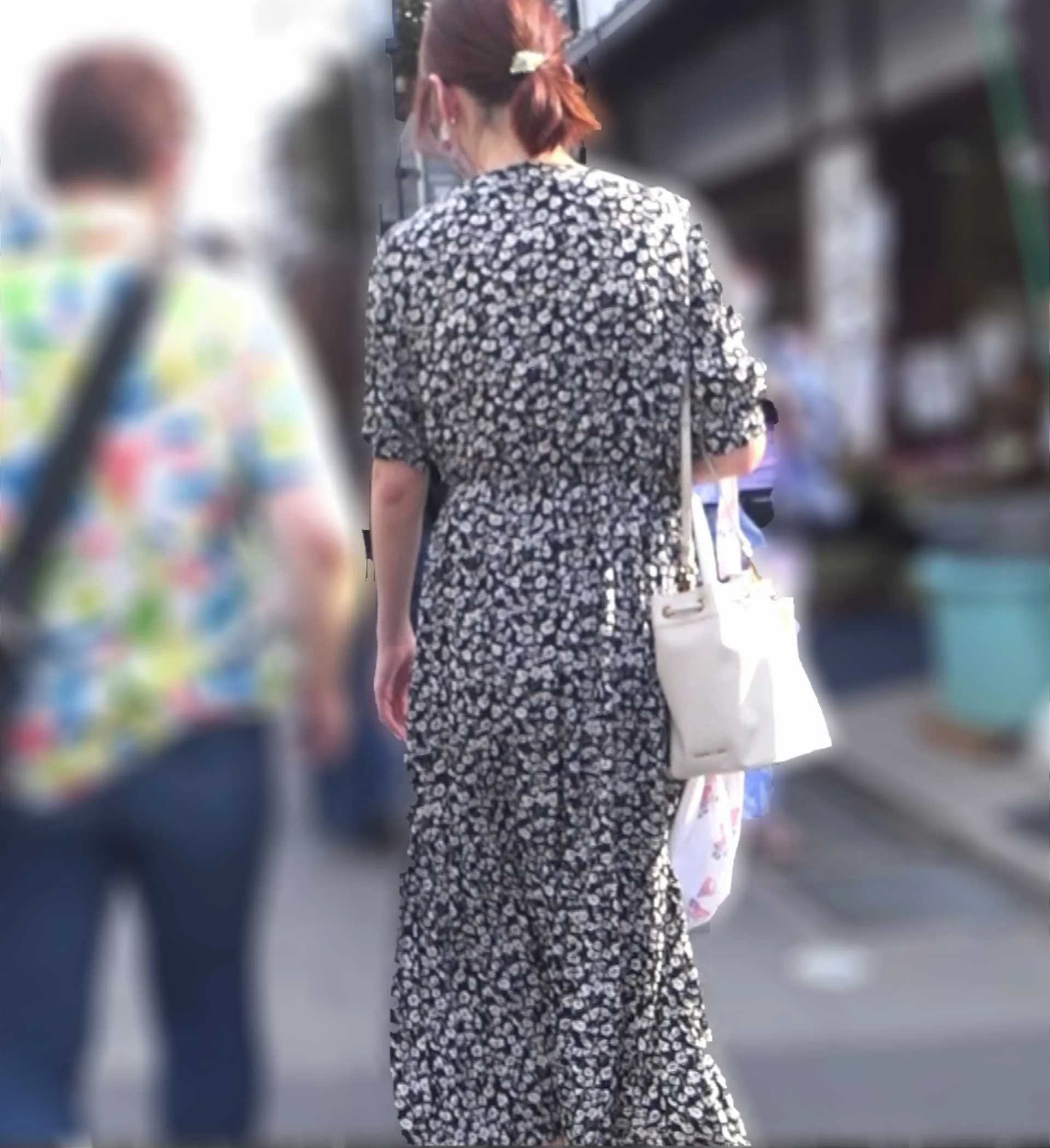 スカートを透視された女の子_赤外線スケスケ035(透視_透けパンツ_ピタパン_パンティーライン_Pライン_女子大生_OL)-3