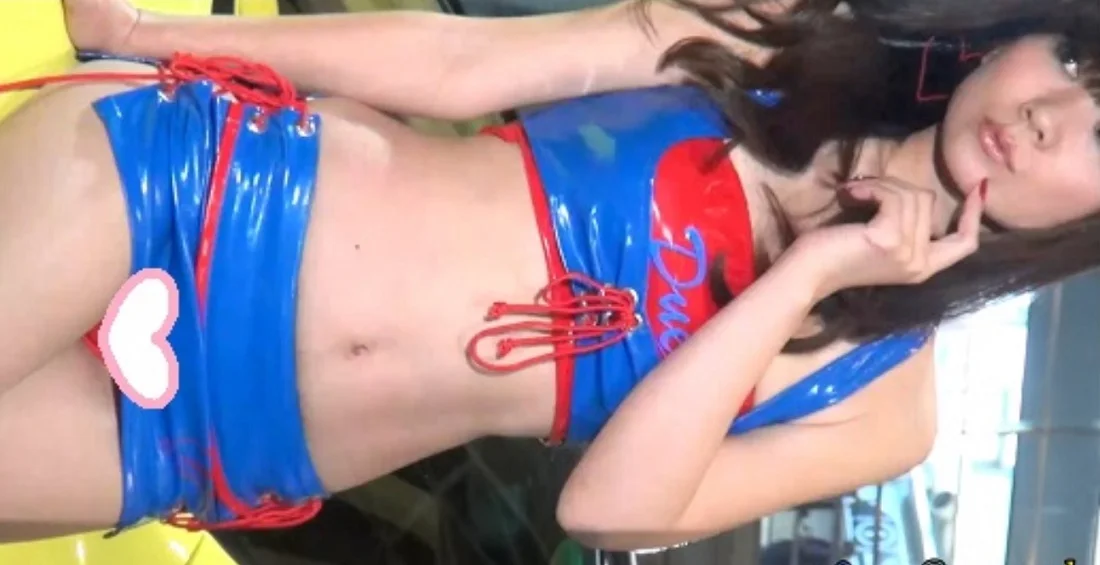 短すぎてパンチラ!透き通る生足極上太もものお姉さん part2