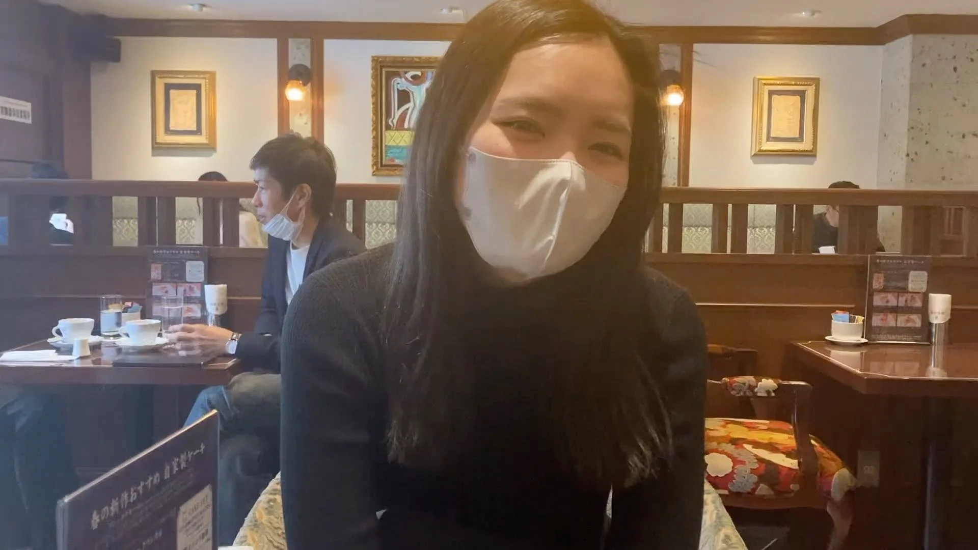 【パンチラ】【盗撮】ずっと好きだったからいいよね？-1