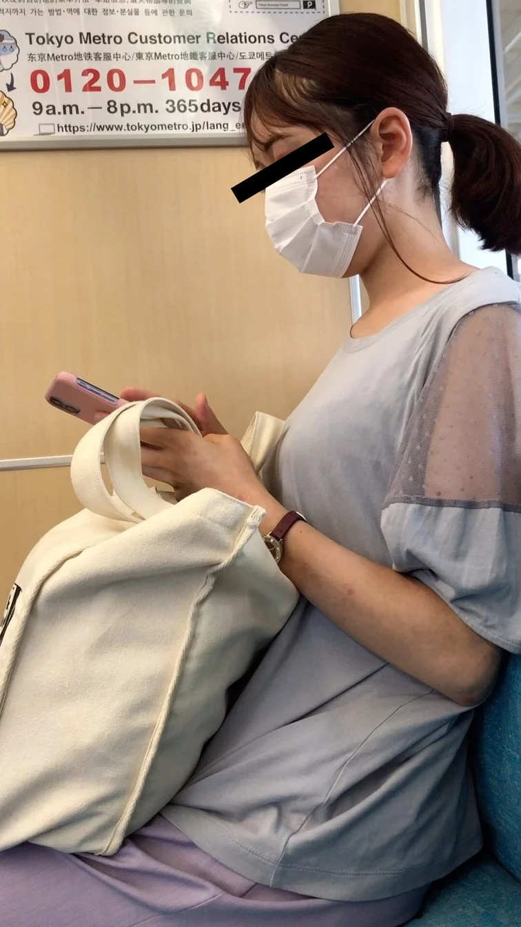【すぐそこの眺め2】電車の隣に座るお姉さんの巨乳を視漢
