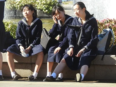 【再販】制服姿の女のコを撮影しました！！１５７-5