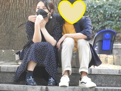 新作です！！（ＦＨＤ）大変です！！彼氏との会話に夢中になり、パンツが見えてますよ２３９-2