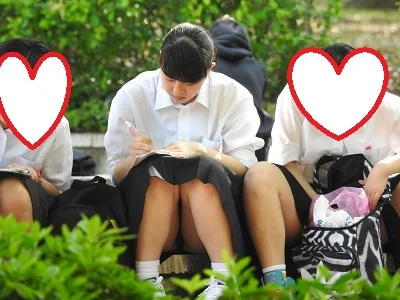 【再販】制服姿の可愛いコを発見！！（ＦＨＤ）大変です！！パンツが見えてますよ２-2