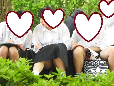 【再販】制服姿の可愛いコを発見！！（ＦＨＤ）大変です！！パンツが見えてますよ２-3