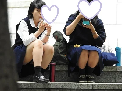 【再販】制服姿の可愛いコを発見！！（ＦＨＤ）大変です！！パンツが見えてますよ２-6