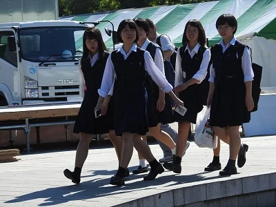 【再販】制服姿の女のコを撮影しました！！２４-4