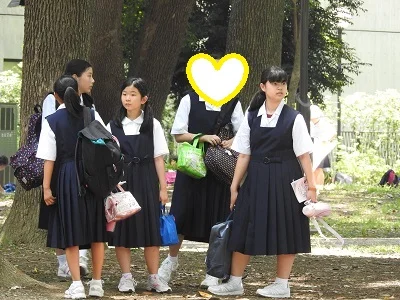 【再販】制服姿の女のコを撮影しました！！３６-2