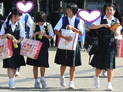 【再販】制服姿の女のコを撮影しました！！３６-5