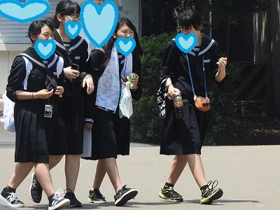 【再販】制服姿の女のコを撮影しました！！８５