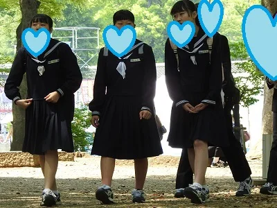 【再販】制服姿の女のコを撮影しました！！１０４