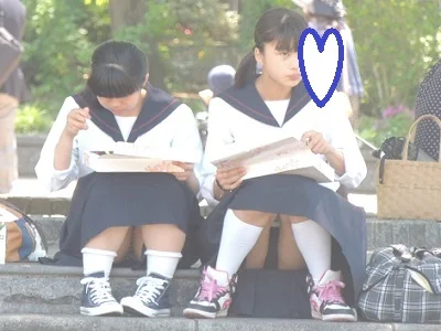 【再販】制服姿の可愛いコを発見！！（ＦＨＤ）大変です！！パンツが見えてますよ１７-5
