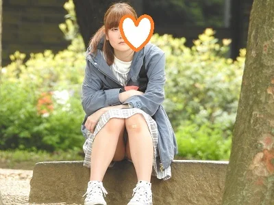 【再販】お座りお姉さん発見！！（ＦＨＤ）大変です！！パンツが見えてますよ３６-6