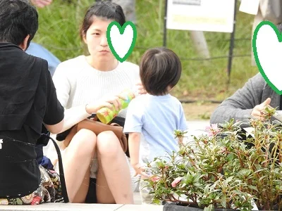 【再販】お座りお姉さん発見！！（ＦＨＤ）大変です！！パンツが見えてますよ９２