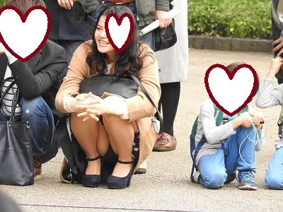 【再販】お座りお姉さん発見！！（ＦＨＤ）大変です！！パンツが見えてますよ９７-4