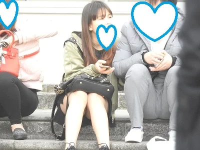 【再販】お座りお姉さん発見！！（ＦＨＤ）大変です！！パンツが見えてますよ１１２-1