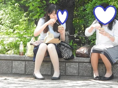 【再販】お座りお姉さん発見！！（ＦＨＤ）大変です！！パンツが見えてますよ１２７-5