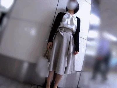 【電車対面ちら見せ☆124】三角ゾーン観察記録/ロングスカートお姉さんの意外な行動。