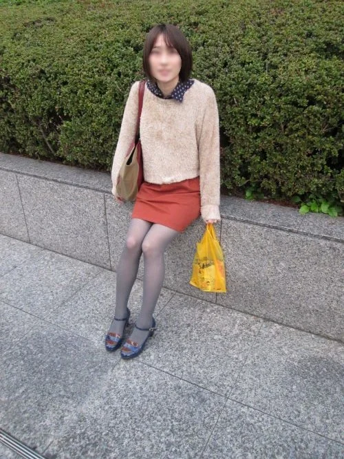 【再販】JDグレータイツ脚を接写　ドット柄P