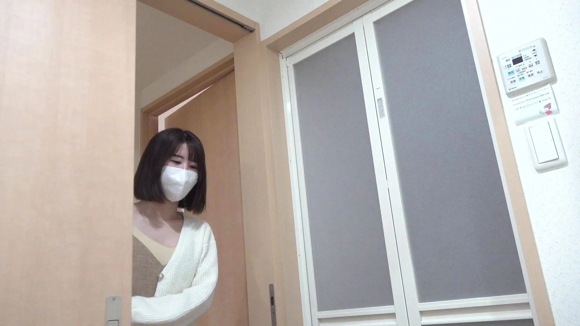 【民泊着替え】黒乳首特集！美人ママさん/美スタイルお姉さん♡222人目-223人目-4