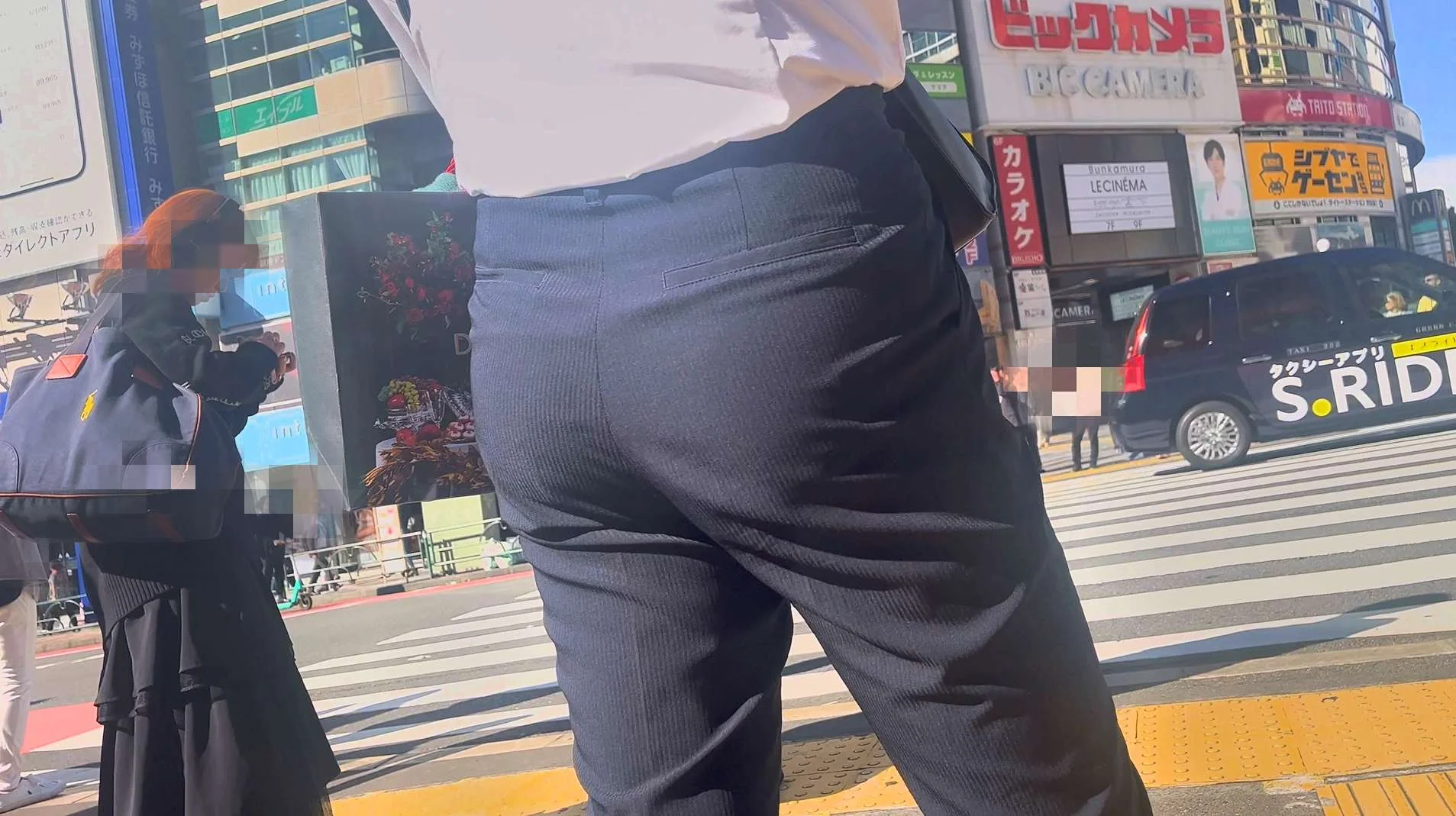 【再販】エロ脂肪を蓄えた肉厚デカ尻降臨！男が好むムッチリエロボディにジューシー巨尻とパンティラインで♂を挑発！ 未公開の秘蔵尻 編