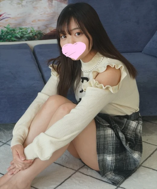 明るくて元気いっぱいの清楚系ビッチ風だけど経験浅めなギャップ女子の純白輝きパンティ