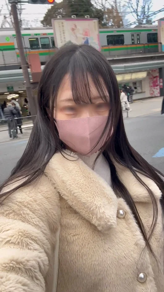 股下3ｃｍのミニスカで竹〇通りお出かけぱんちら-3